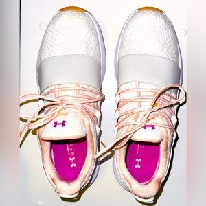 Under Armor women’s size9.5